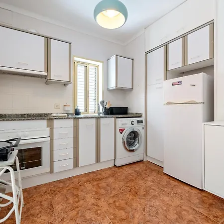 Hauzify I Cid Apartment